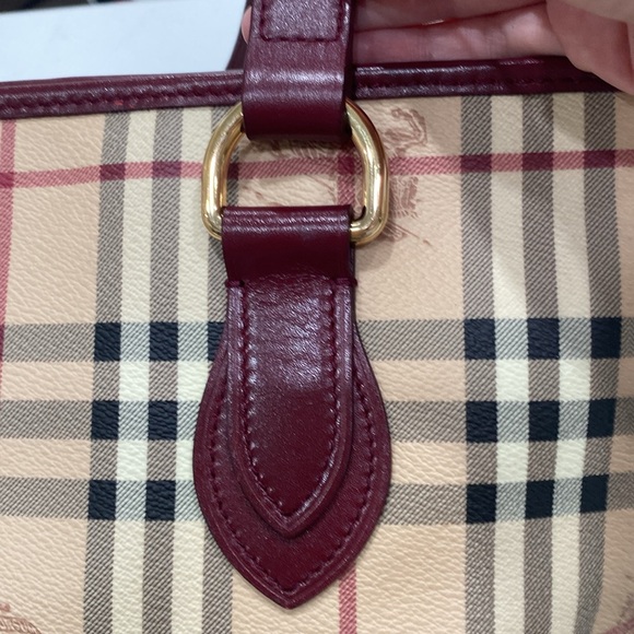 Burberry haymarket shoulder bag - Picture 6 of 10